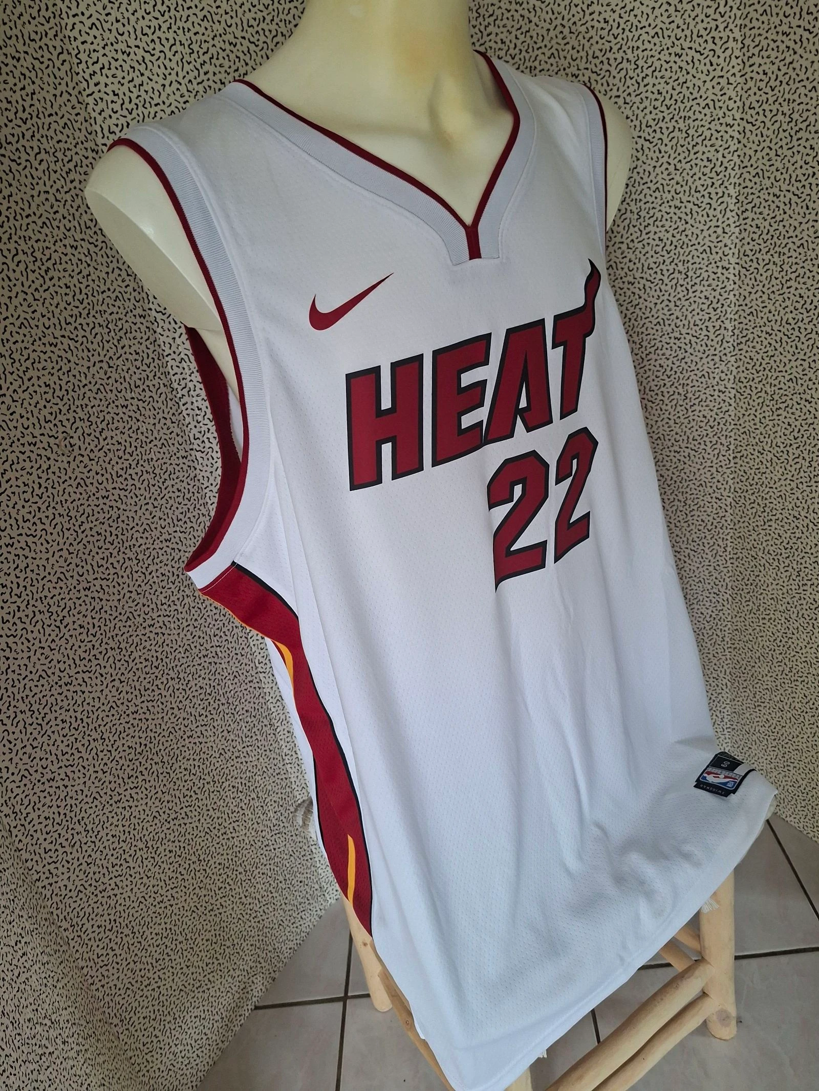Camiseta NBA Nike Miami Heat Jimmy Butler 22 Edição Association 3XL Nova com etiqueta – photo 2